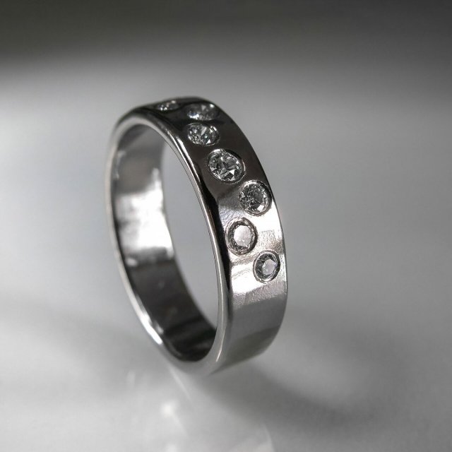 Pierścionek Solitaire – diament