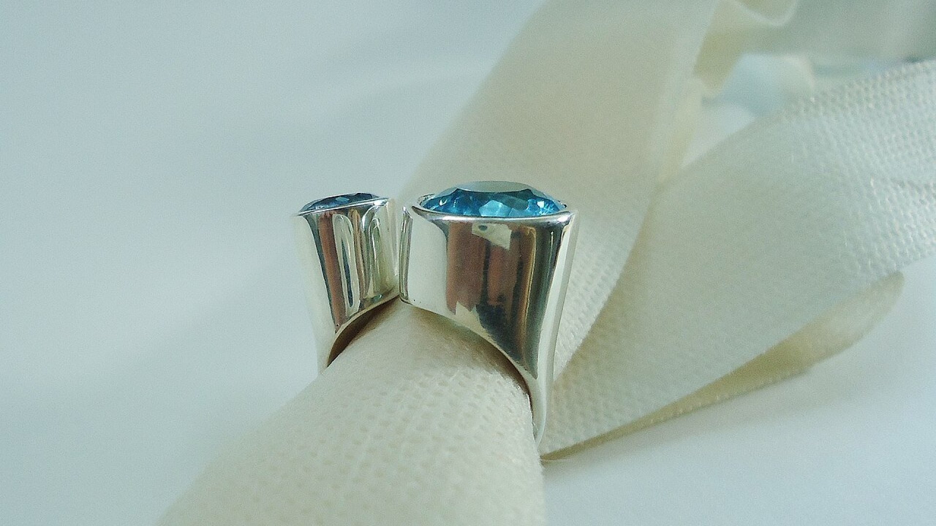 Pierścionek Szron – topaz