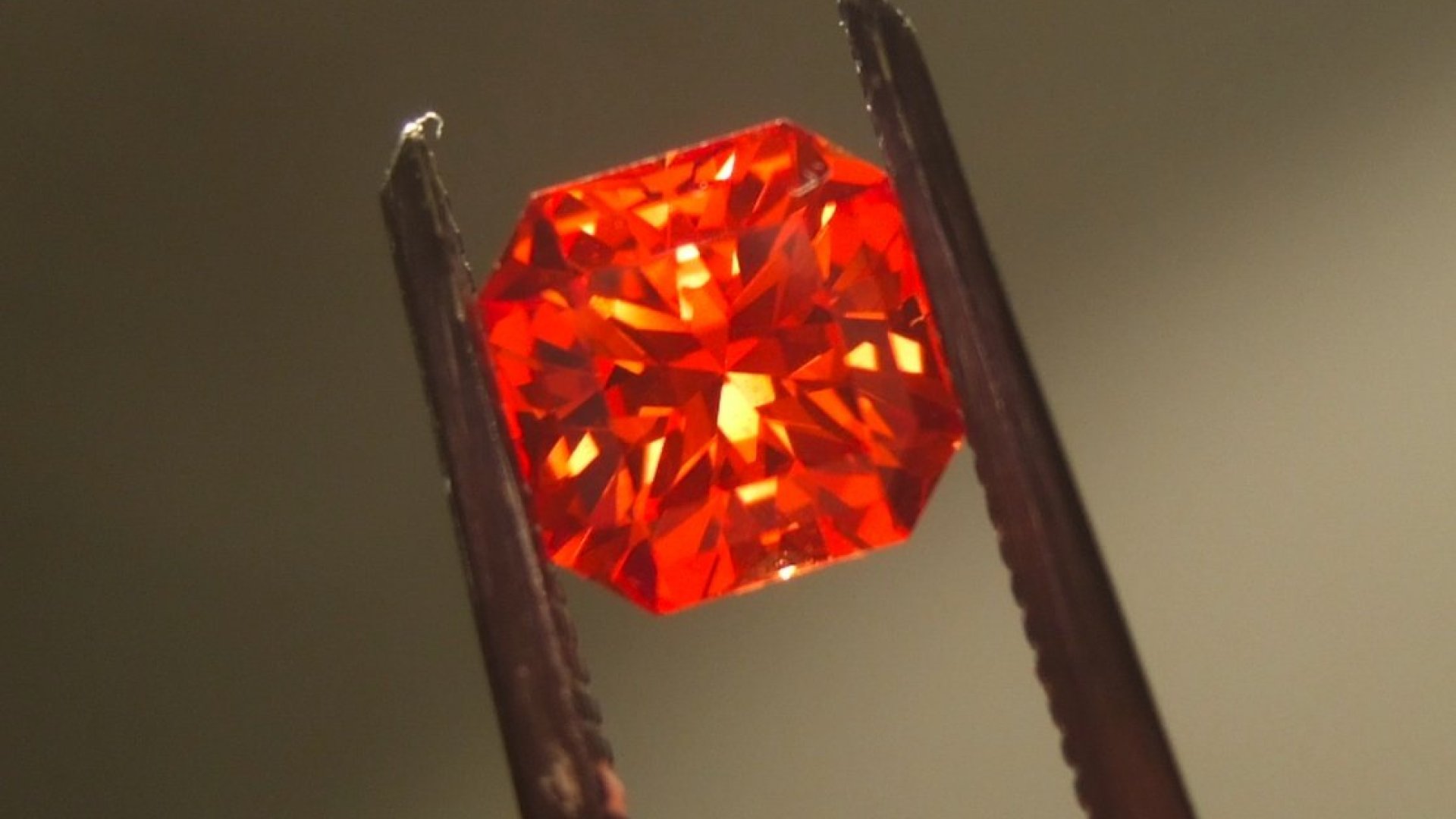 Pierścionek Lotos – padparadscha